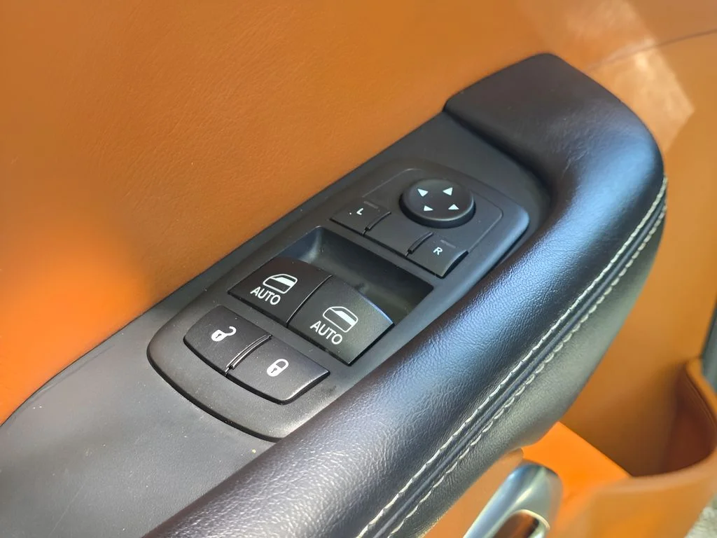 Used 2018 White Knuckle Clearcoat Dodge SRT 392 image 12