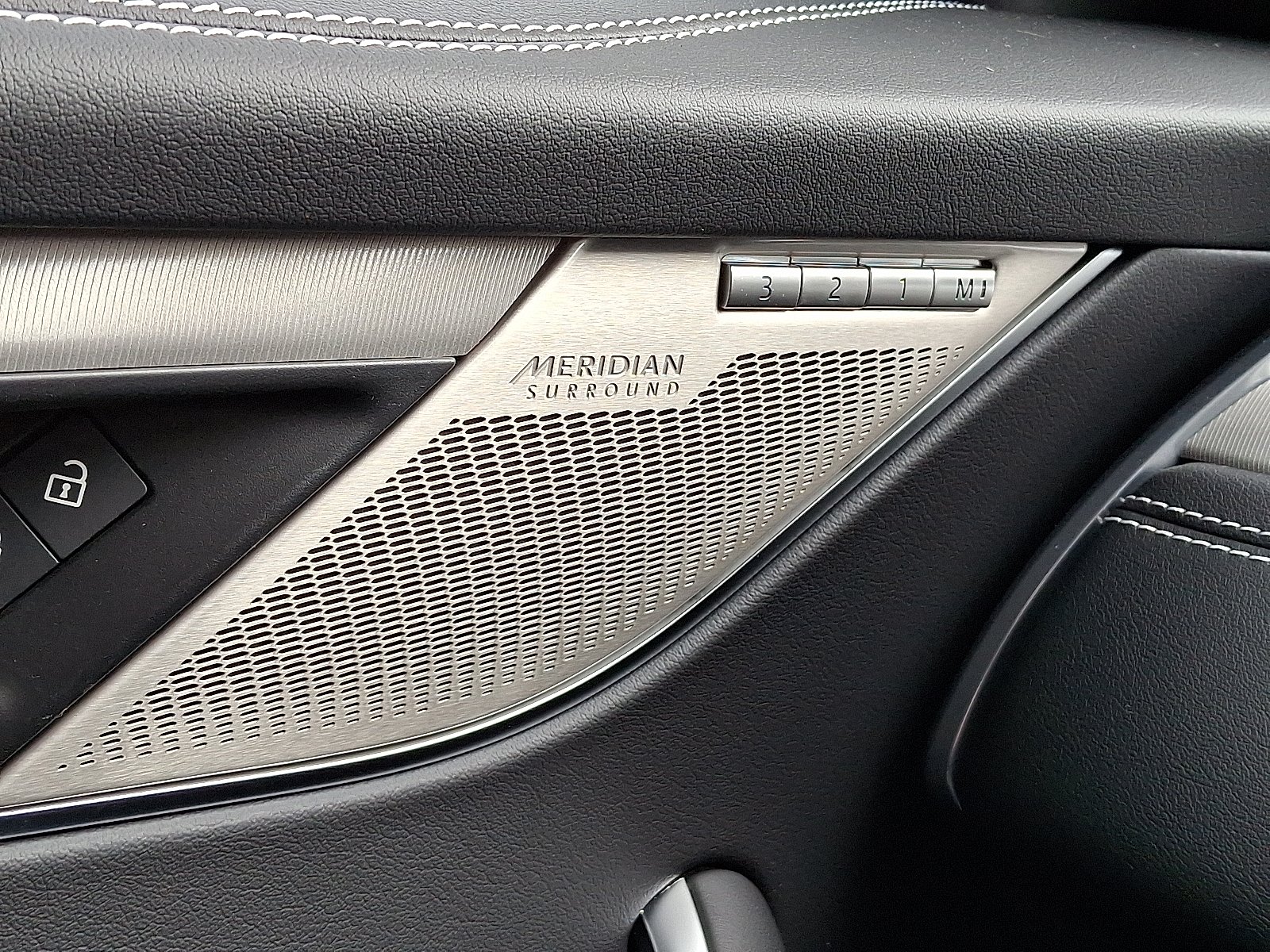 2026 Jaguar F-Pace R-Dynamic S - Photo 16