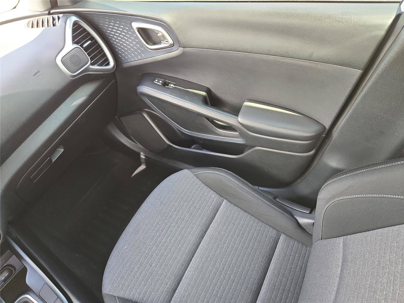 Used 2020 White Kia S image 13