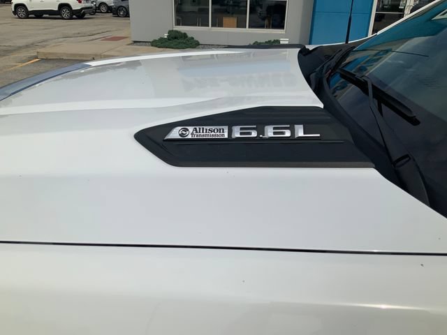 Used 2024 Summit White Chevrolet LT image 11
