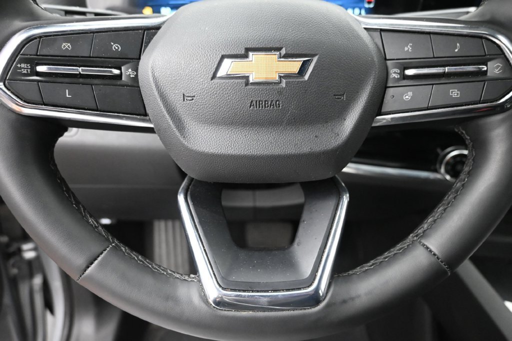 Used 2025 Gray Chevrolet LT image 17