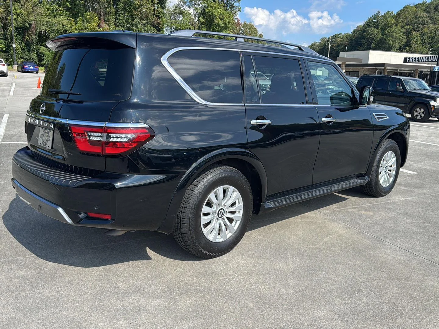 2023 Nissan Armada SV - Photo 4