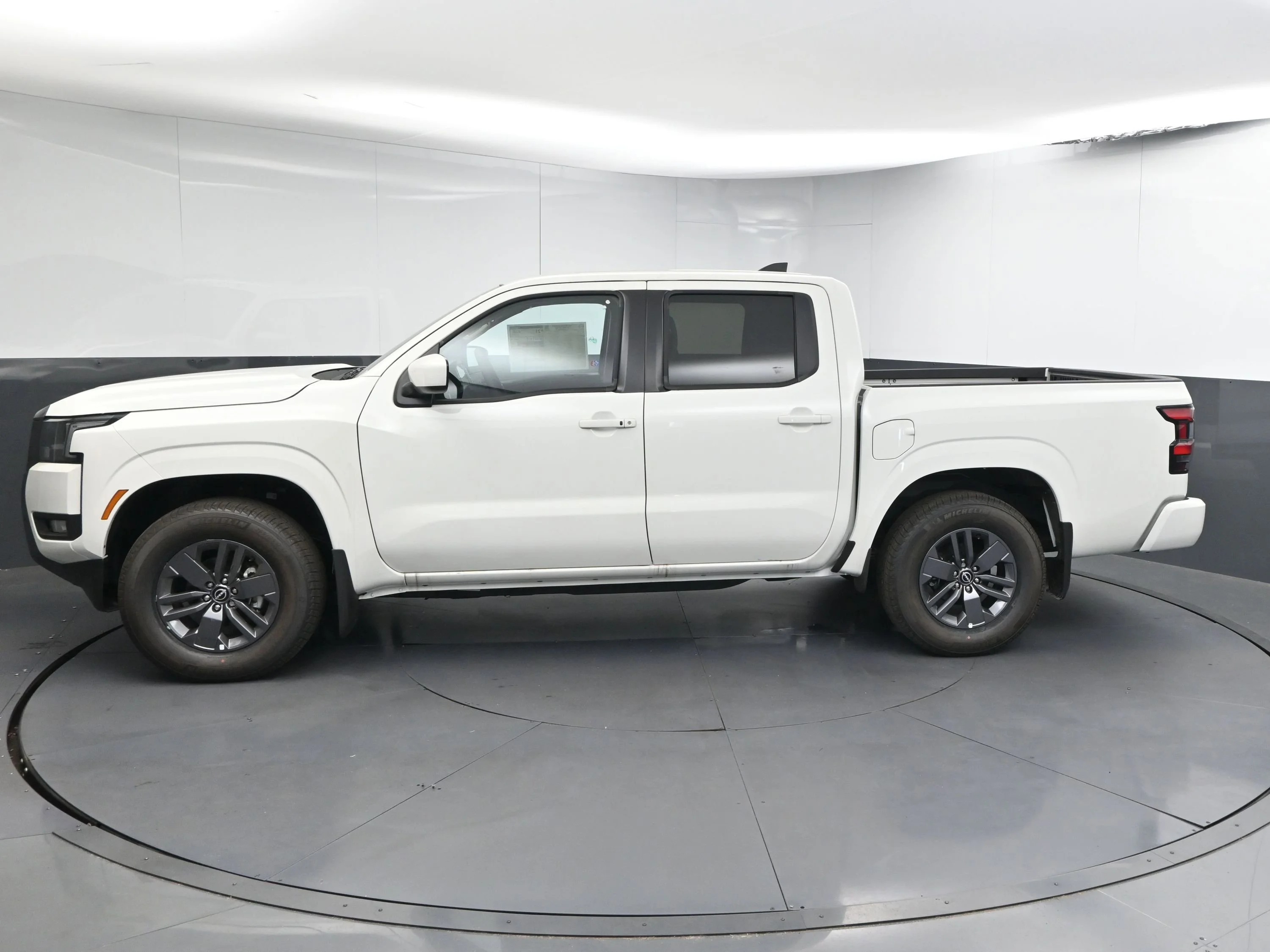 New 2025 Glacier White Nissan Crew Cab SV image 3
