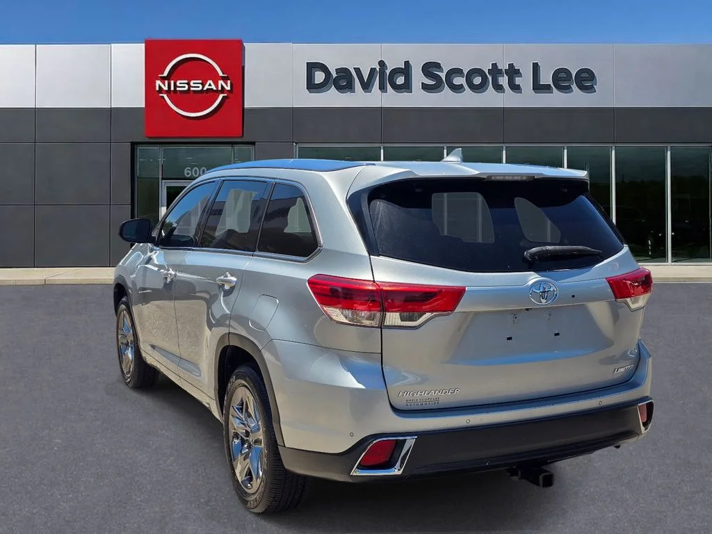 Used 2017 Silver Toyota Limited Platinum image 3