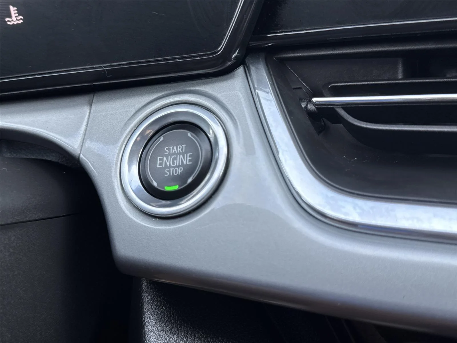 Used 2025 Cypress Gray Chevrolet LT image 24