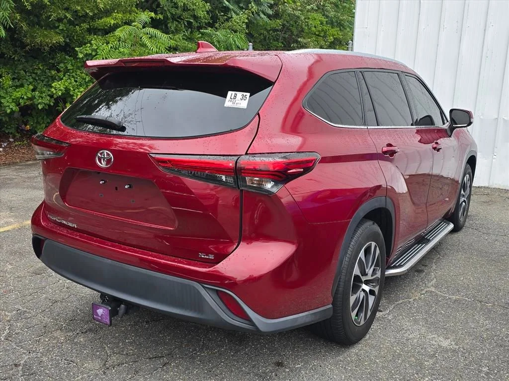 Used 2021 Red Toyota XLE image 8