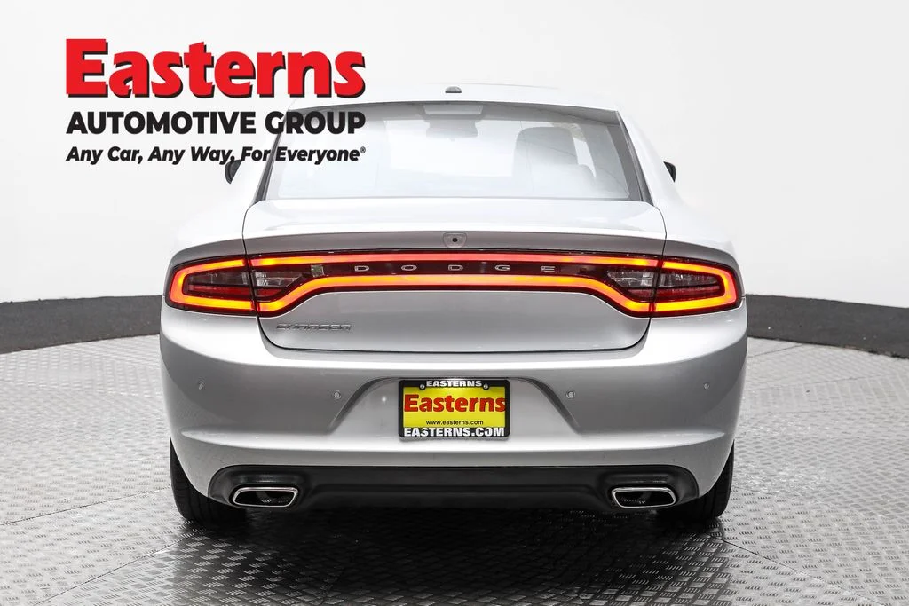 Used 2022 Silver Dodge SXT image 6