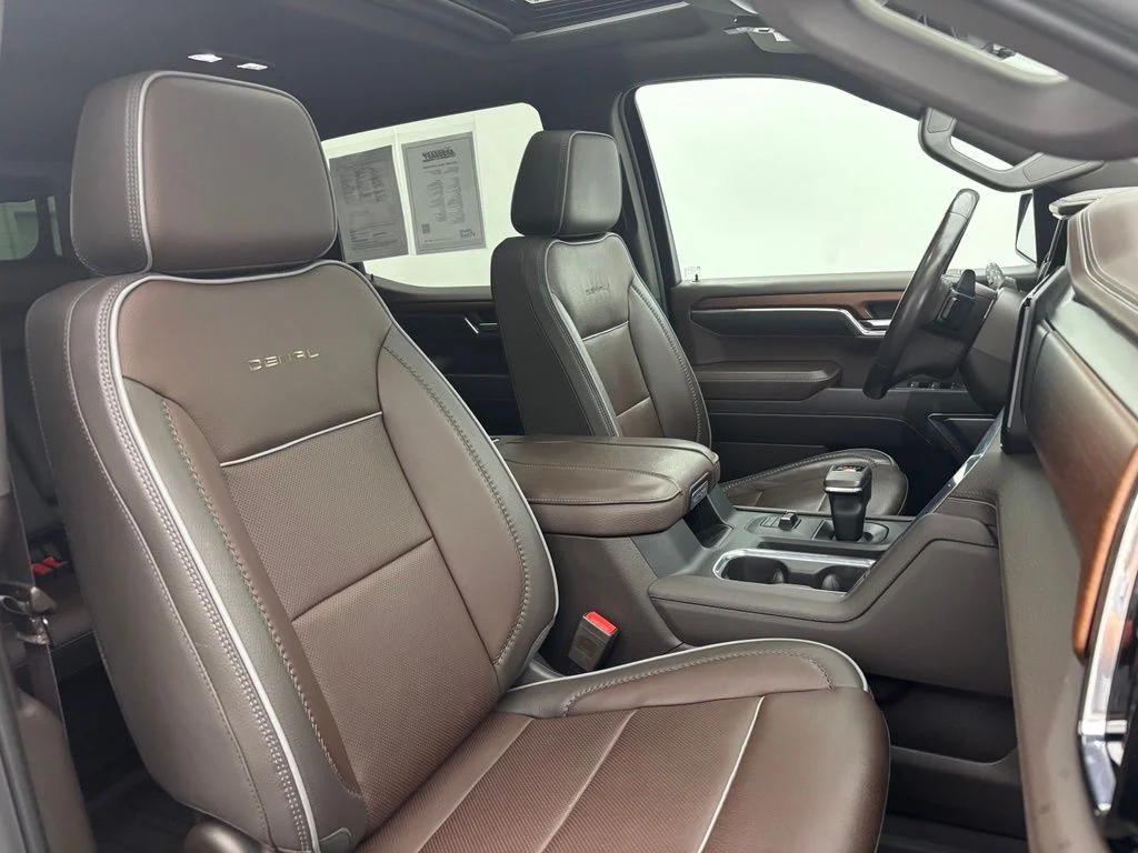 Used 2023 Silver GMC Denali image 34