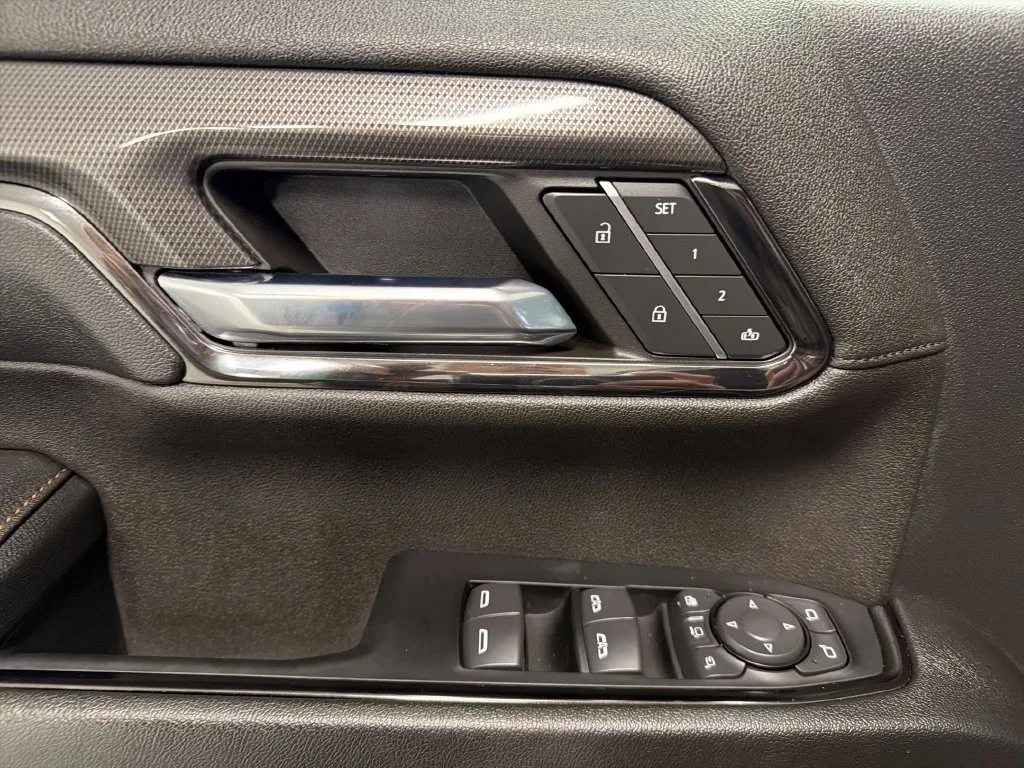 Used 2024 Sterling Metallic GMC AT4 image 12