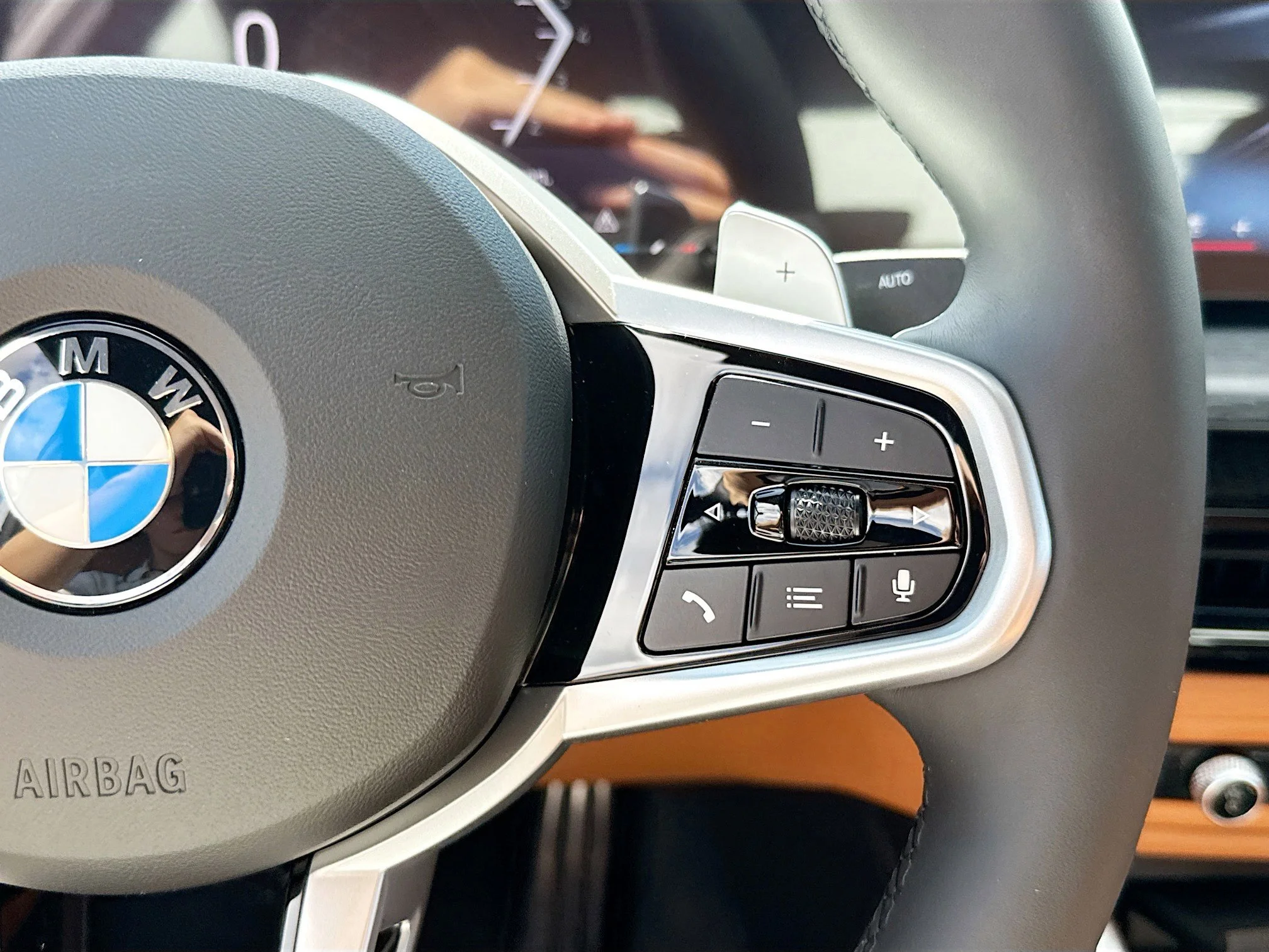 New 2026 Black Sapphire Metallic BMW 330i image 40