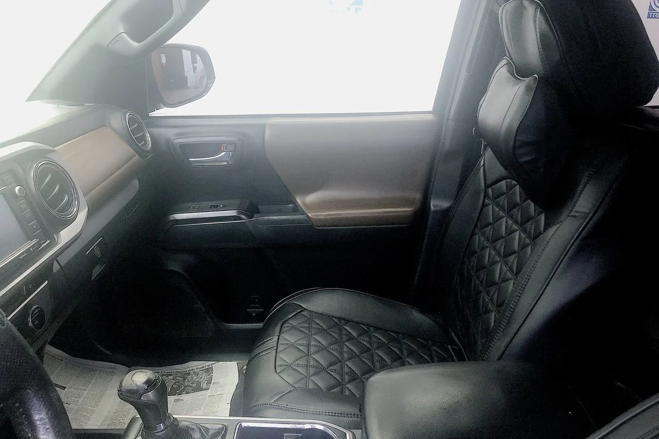 Used 2016 Black Toyota Limited image 27