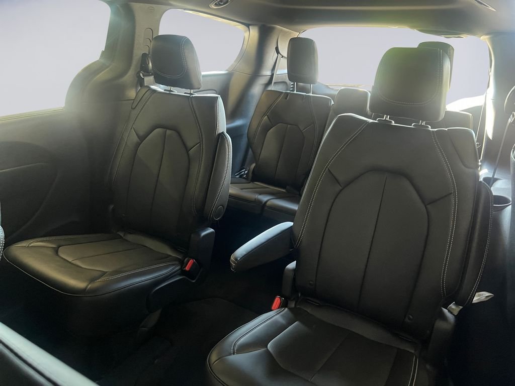 2026 Chrysler Pacifica Select - Photo 17