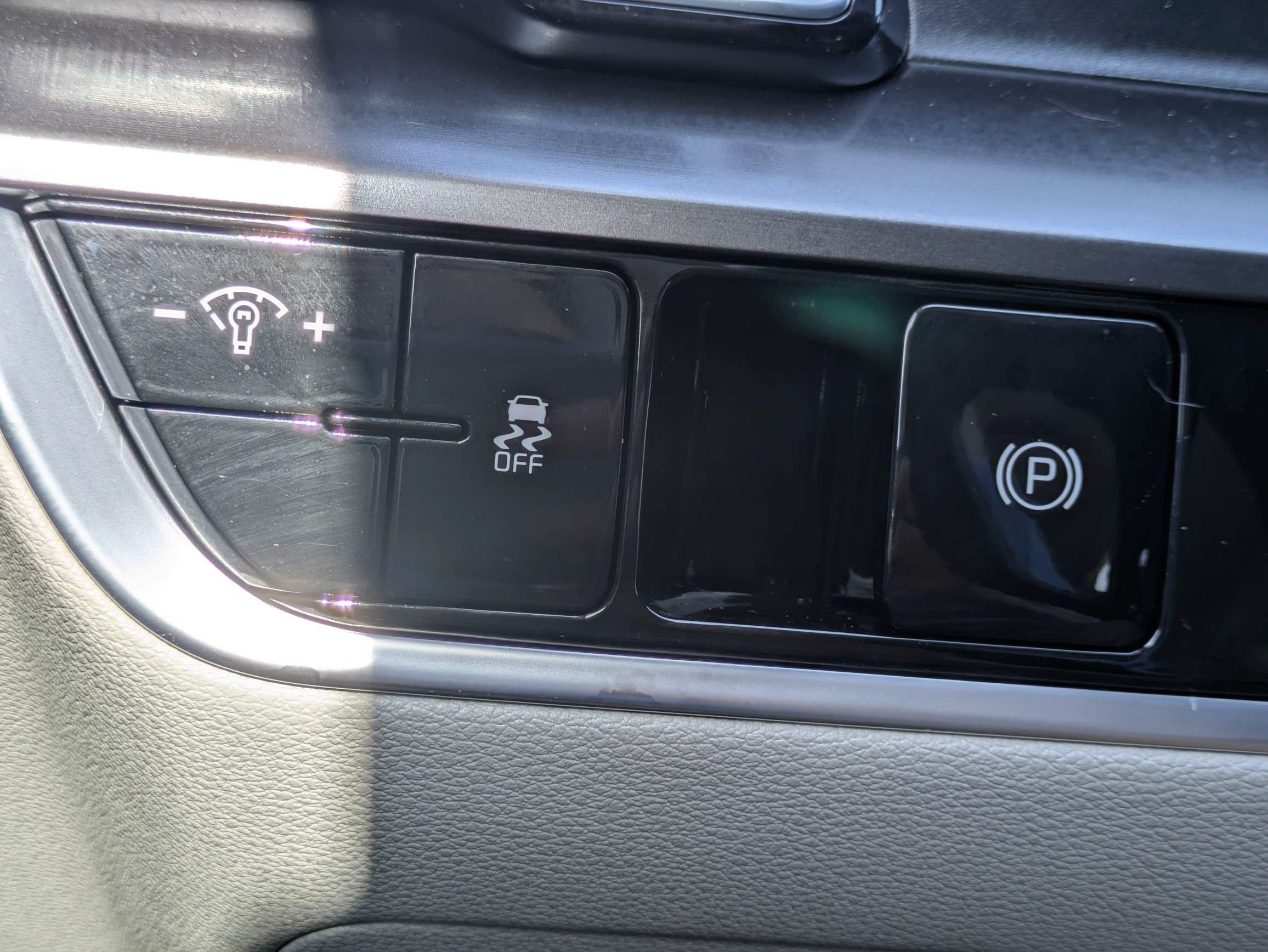 Certified Used 2024 Gravity Gray Kia EX image 28