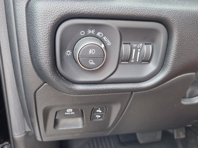 Used 2022 Black Ram Laramie image 30