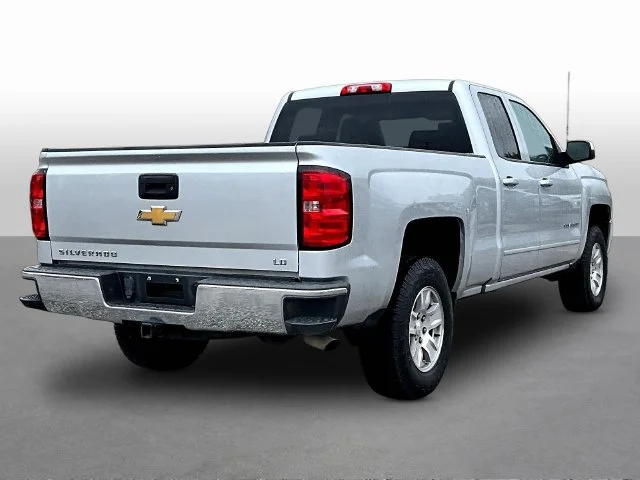Used 2019 Silver Chevrolet LT image 8