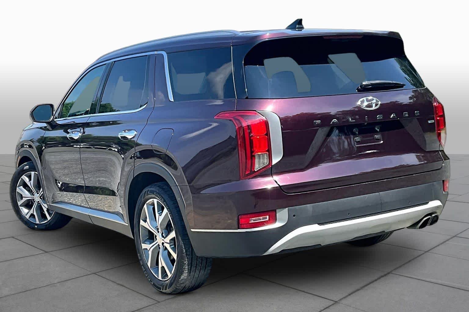 Used 2021 Sierra Burgundy Hyundai SEL image 12