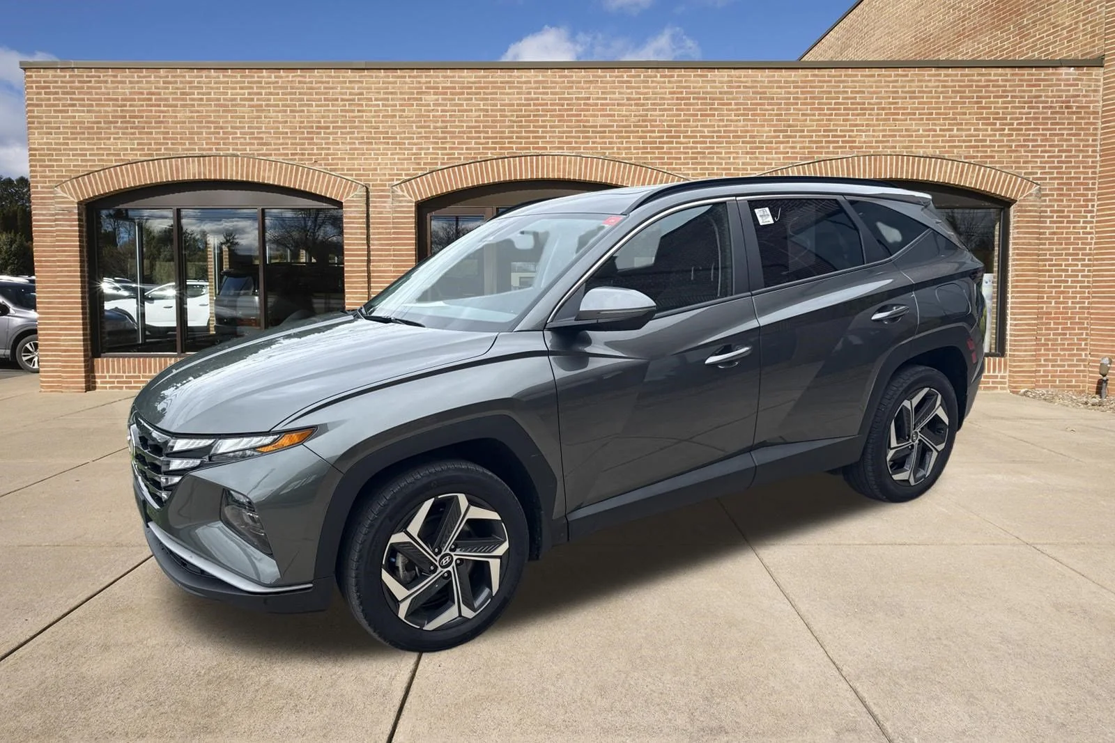 Used 2023 Amazon Gray Hyundai SEL image 7