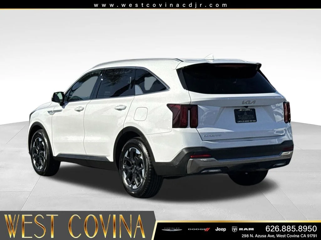Used 2024 White Kia S image 7