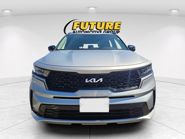 Used 2022 Silver Kia S image 2
