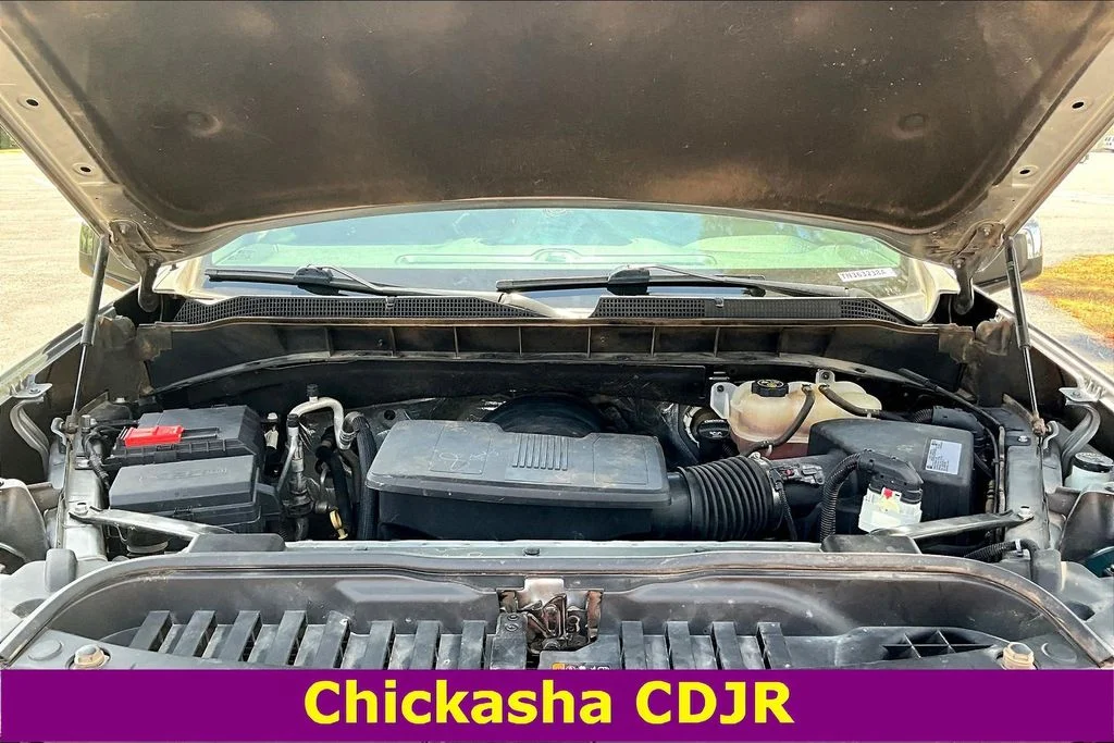 Used 2020 Gray Chevrolet LT image 30