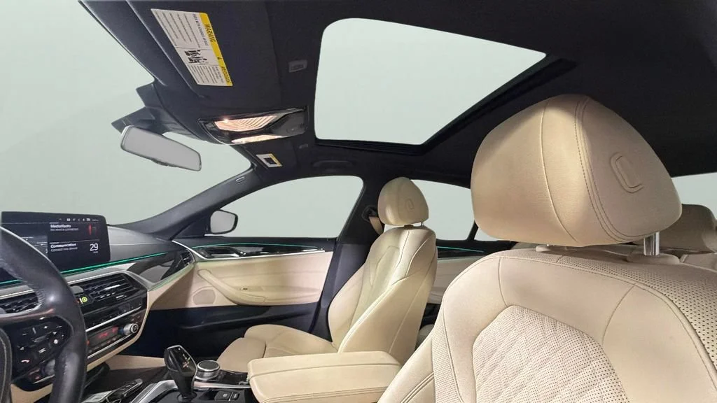 Used 2021 White BMW 530i image 22