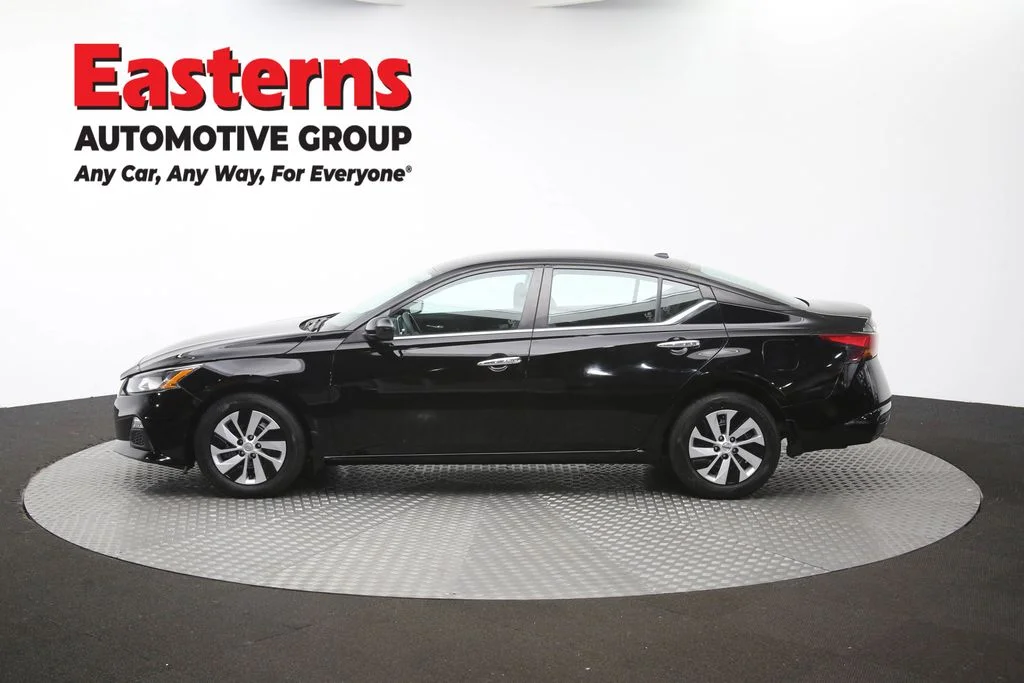 Used 2020 Black Nissan 2.5 S image 60