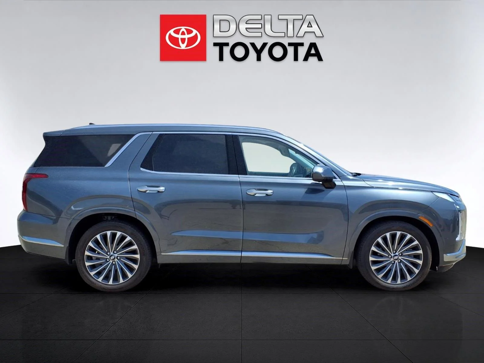 Used 2024 Steel Graphite Hyundai Calligraphy image 6