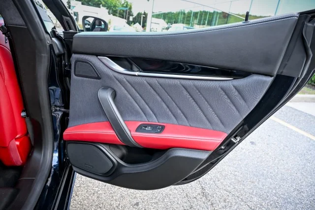 Used 2021 BLUE Maserati S Q4 GranLusso image 28