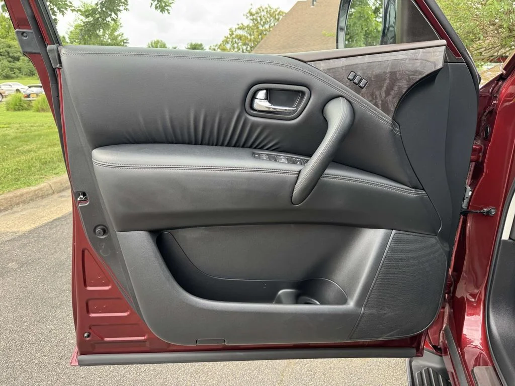 Used 2023 Red Nissan Platinum image 26