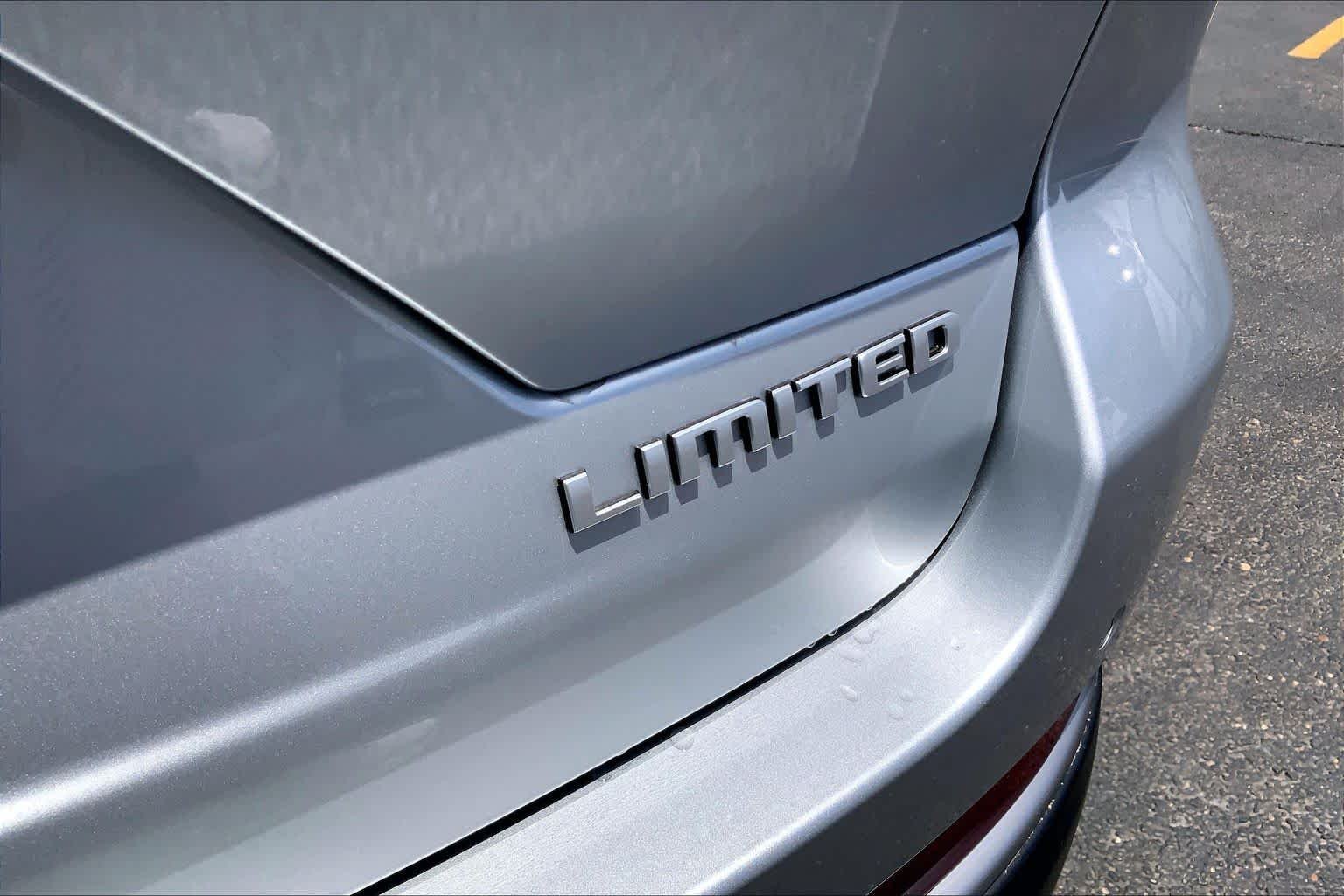 Used 2026 Silver Zynith Jeep Limited image 10