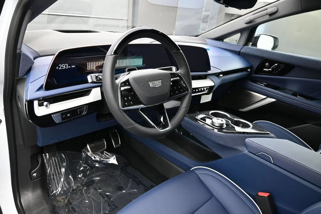 2027 Cadillac OPTIQ Premium Sport - Photo 11
