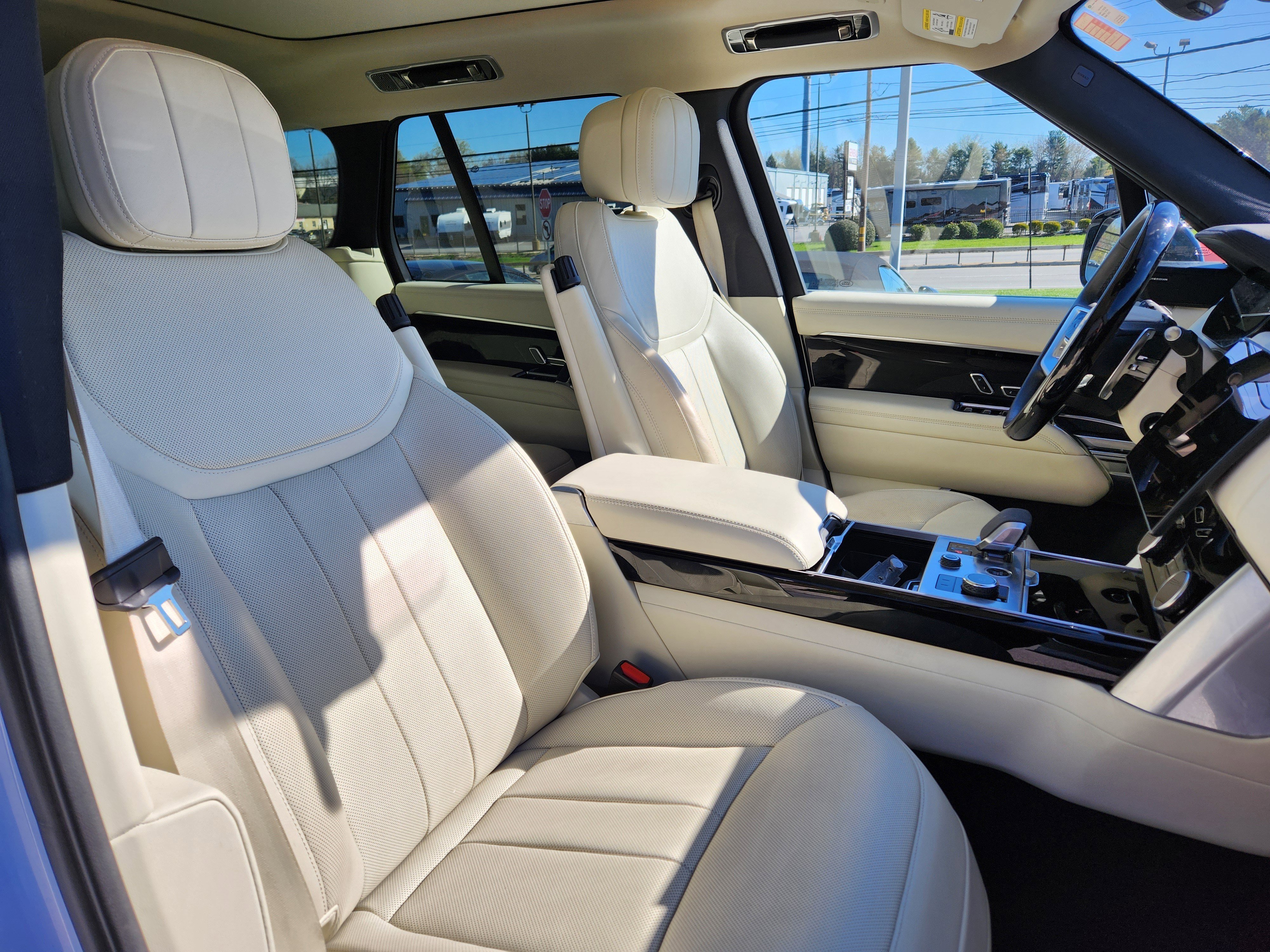Certified Used 2023 Fuji White Land Rover SE image 16