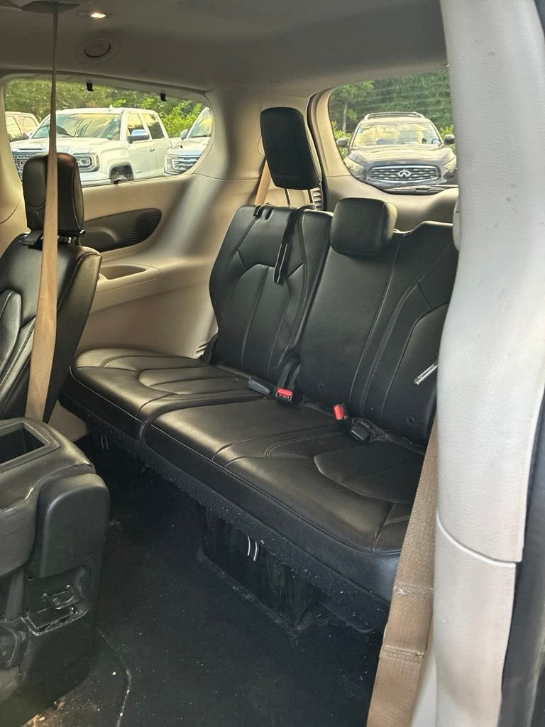 Used 2018 Silver Chrysler Touring L Plus image 11