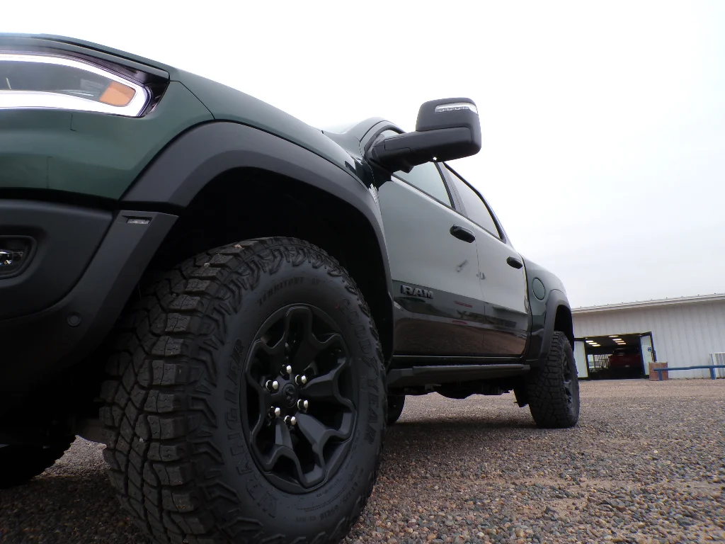 New 2026 Serrano-Green Metallic Exterior Paint RAM RHO image 38