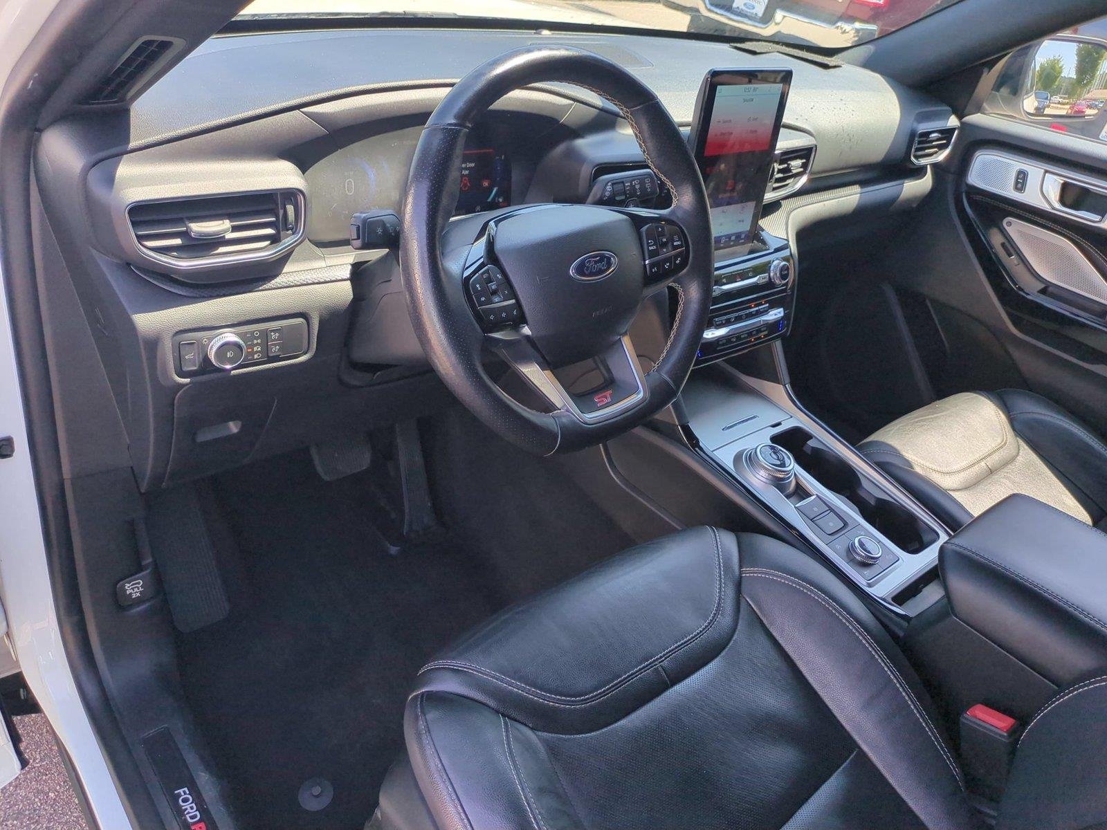 Used 2022 Star White Metallic Tri-Coat FORD ST image 18