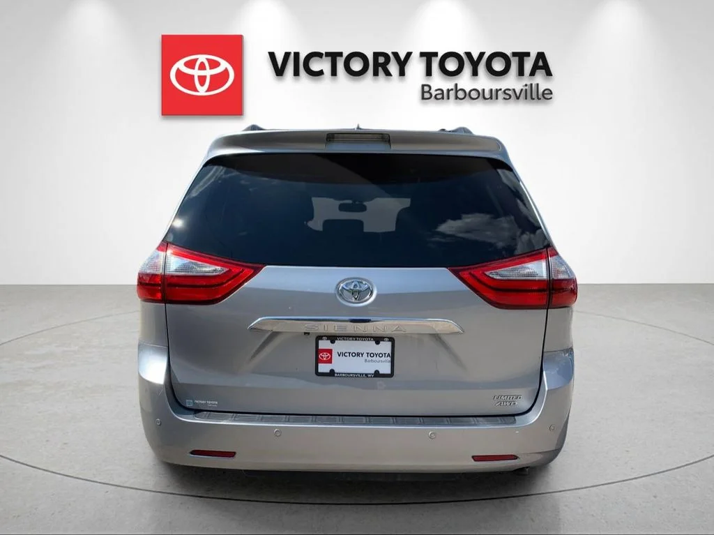 Used 2017 Silver Toyota Limited Premium image 4