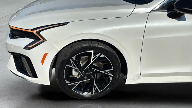 Used 2025 White Kia GT-Line image 35