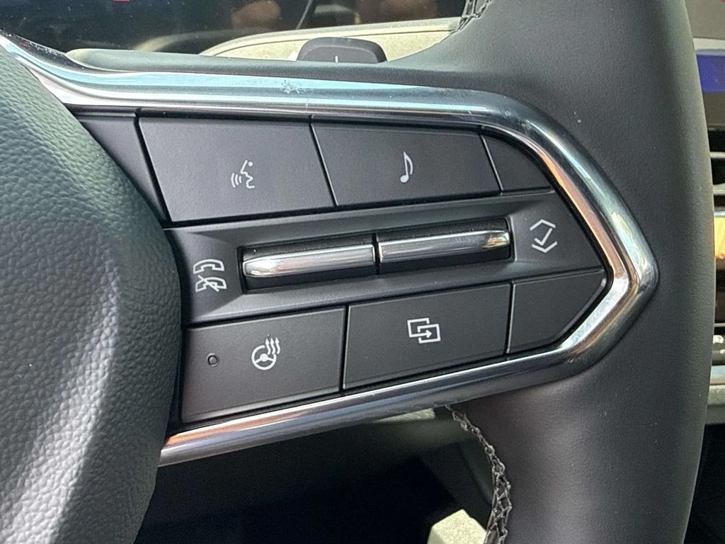 New 2027 Polar White Tricoat Chevrolet ACTIV image 17