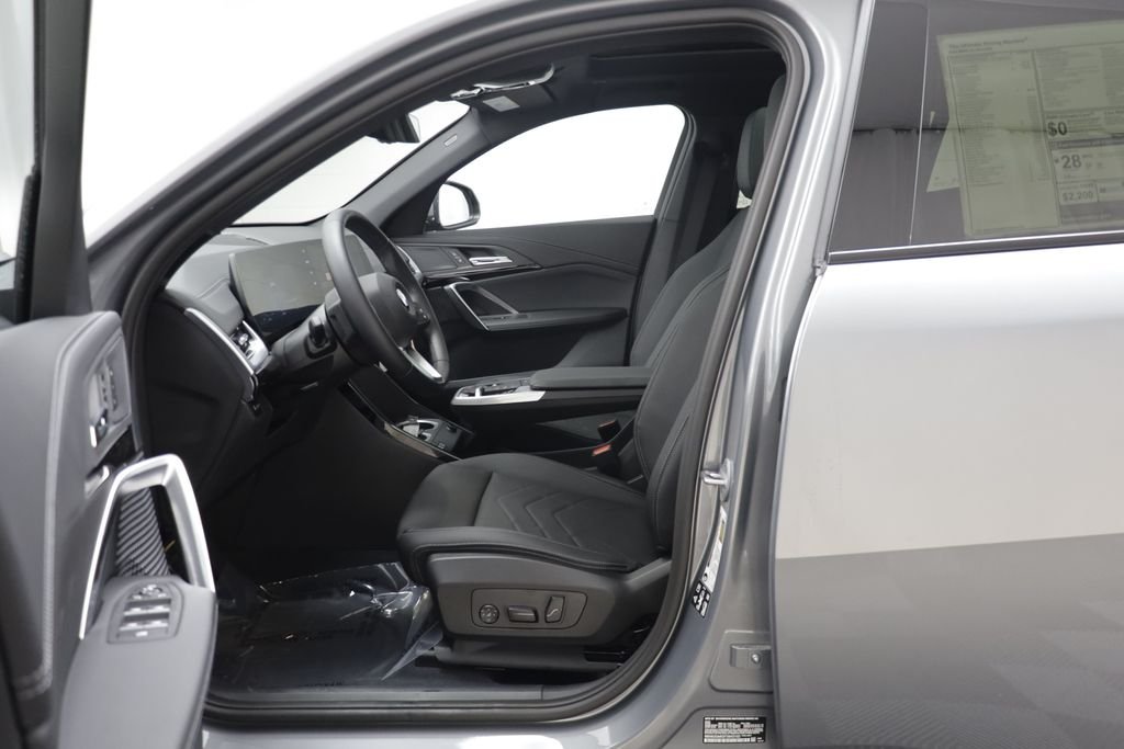 New 2026 Skyscraper Grey Metallic BMW xDrive28i image 6