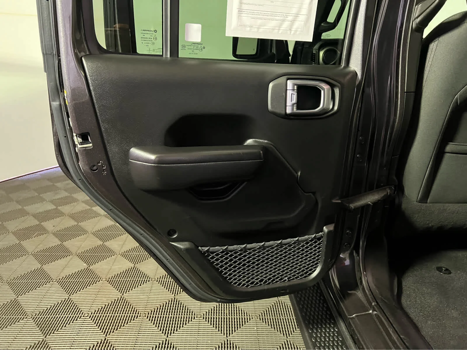 Used 2019 Granite Crystal Metallic Clearcoat Jeep Sport S image 24
