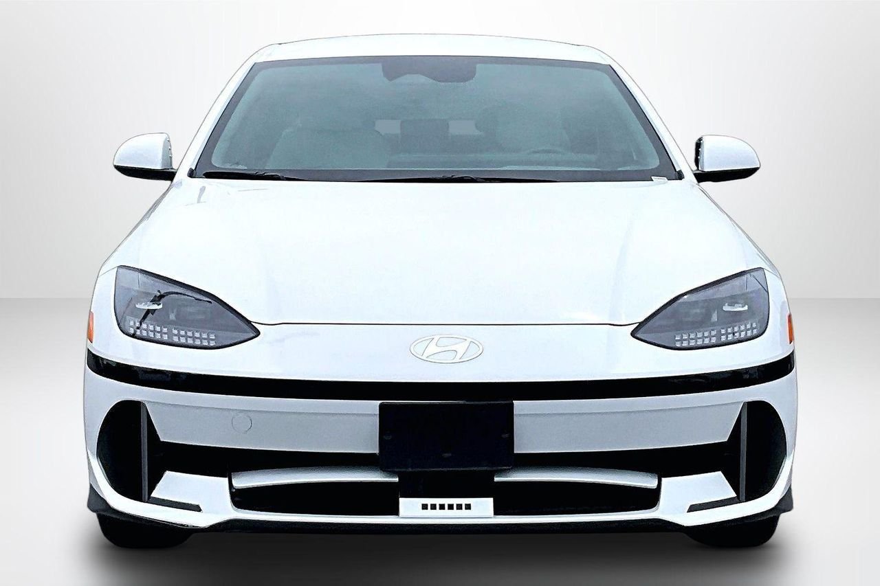 Used 2025 Serenity White Hyundai SEL image 2