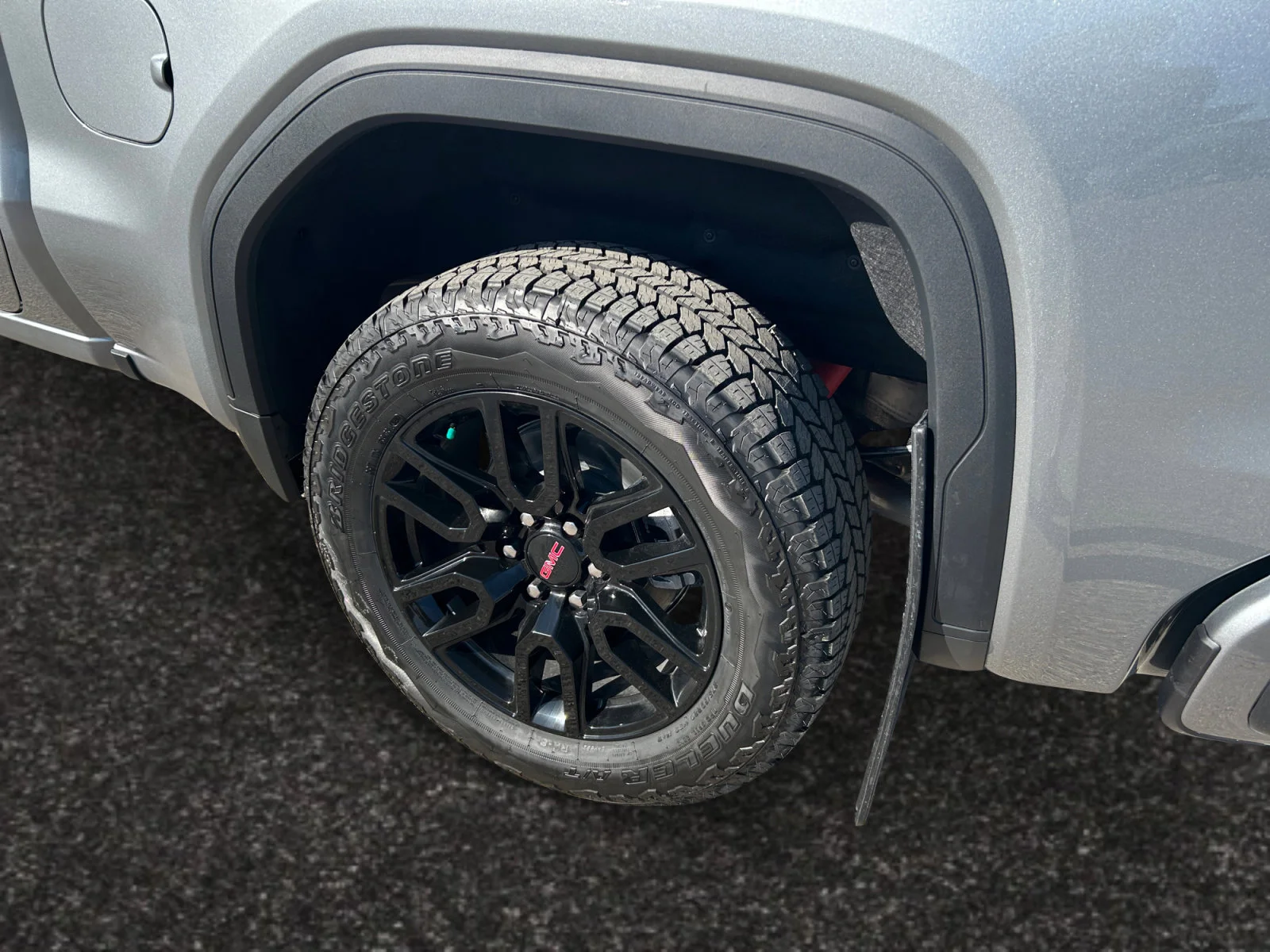New 2026 Sterling Metallic GMC Elevation image 9