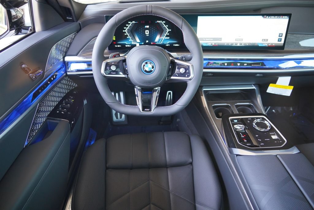 New 2026 Black Sapphire Metallic BMW M70 image 15