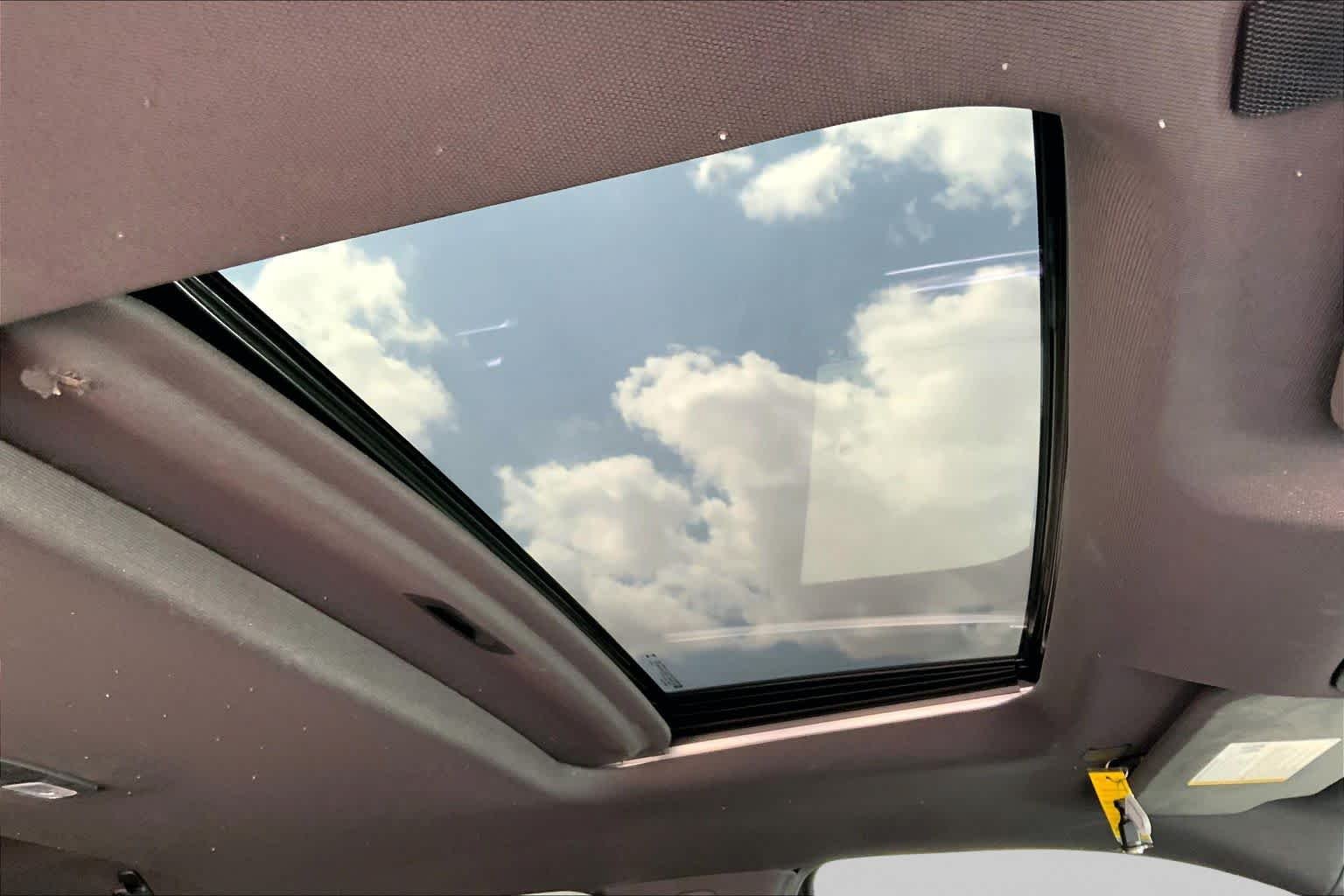 Used 2024 Summit White GMC AT4 image 14