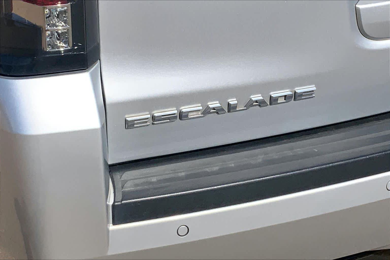 Used 2020 Radiant Silver Metallic Cadillac Premium Luxury image 10