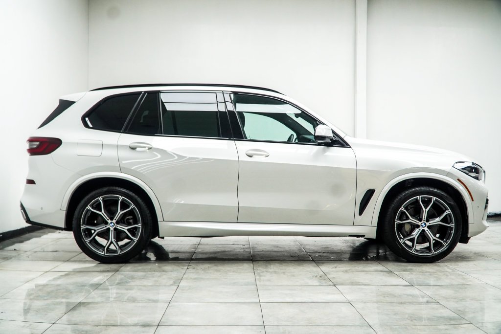 Used 2023 White BMW sDrive40i image 8