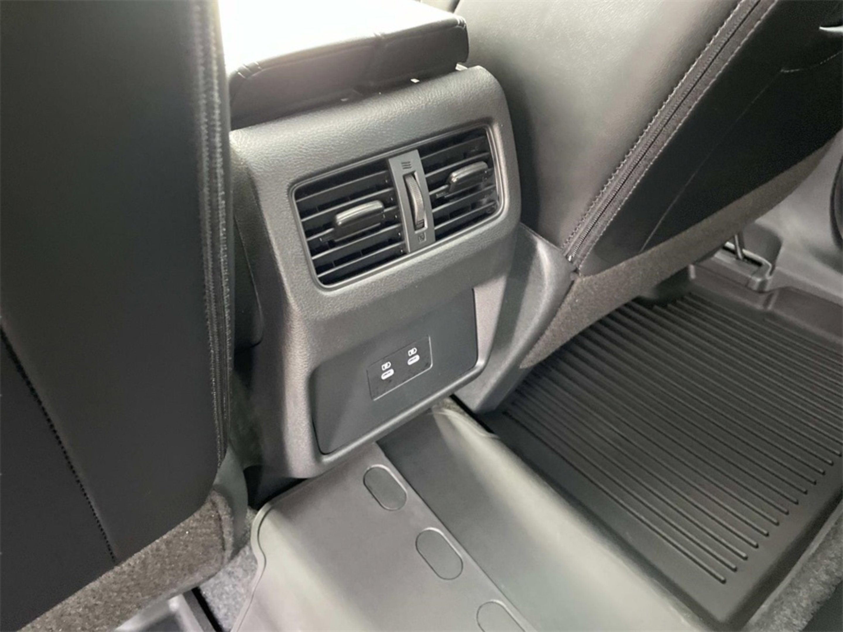 2026 Nissan Rogue SV - Photo 7