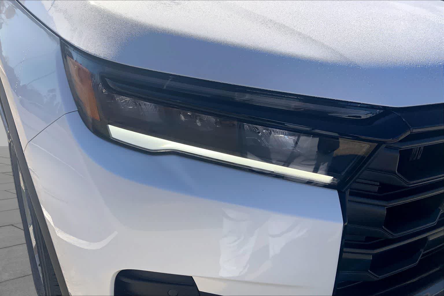 New 2026 Platinum White Pearl Honda 2WD EX-L image 13