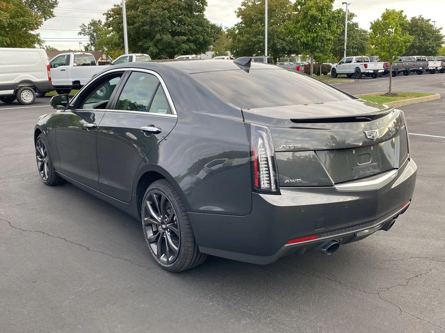 Used 2018 Phantom Gray Metallic Cadillac Luxury AWD image 9