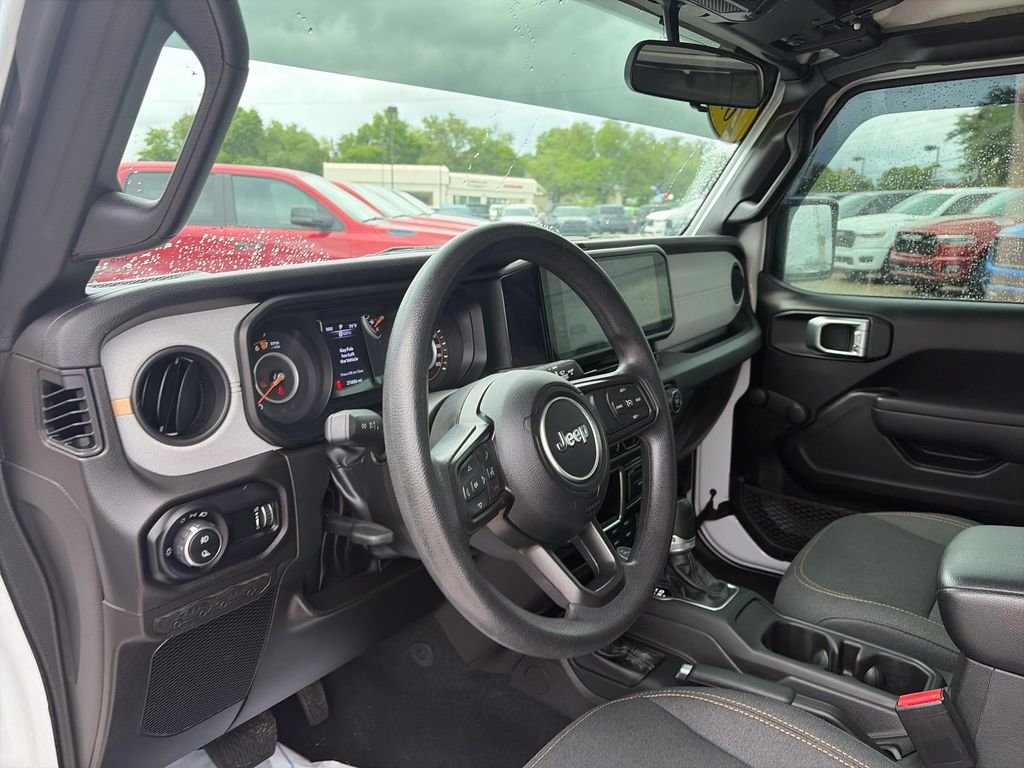 Used 2024 White Jeep Sport image 10
